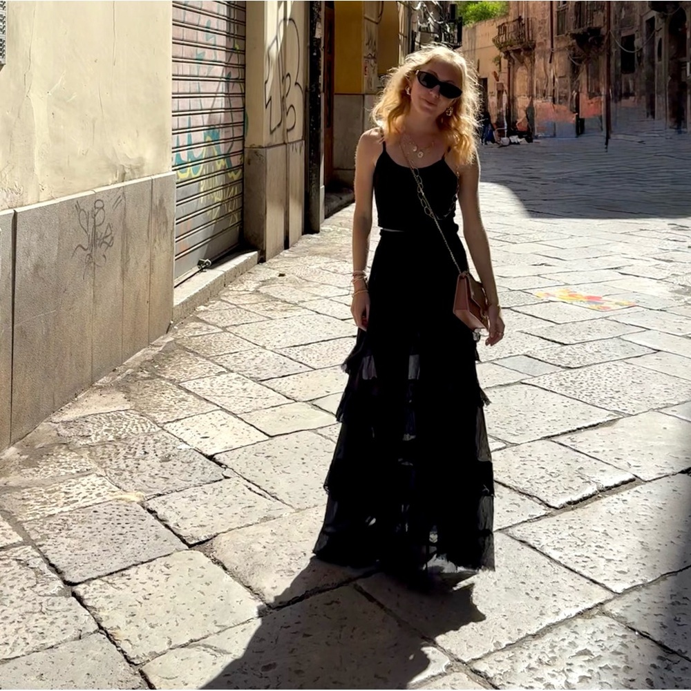 Black maxi skirt ruffles